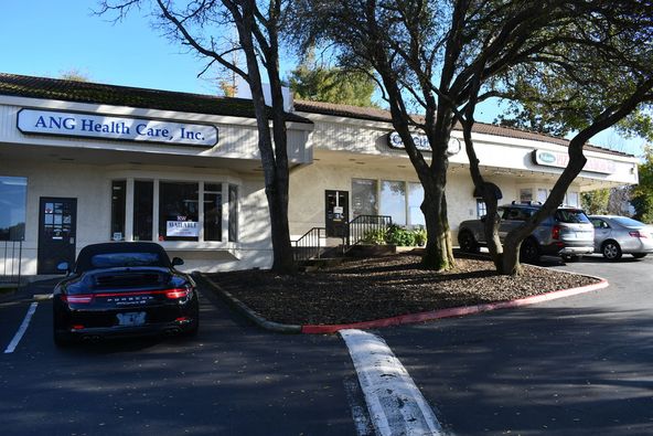 Hillswood Plaza: 6693 Folsom Auburn Rd, Folsom, CA 95630